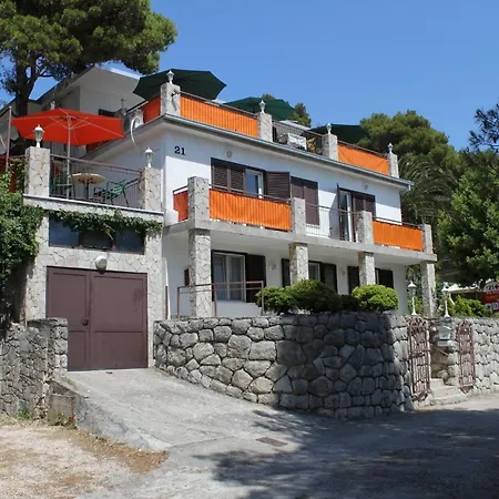 7953a Apartment *